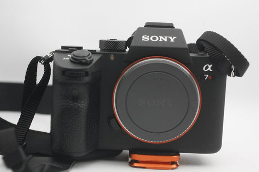 Sony a7R III Mirrorless Camera