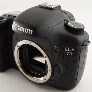 Canon EOS 7D DSLR camera