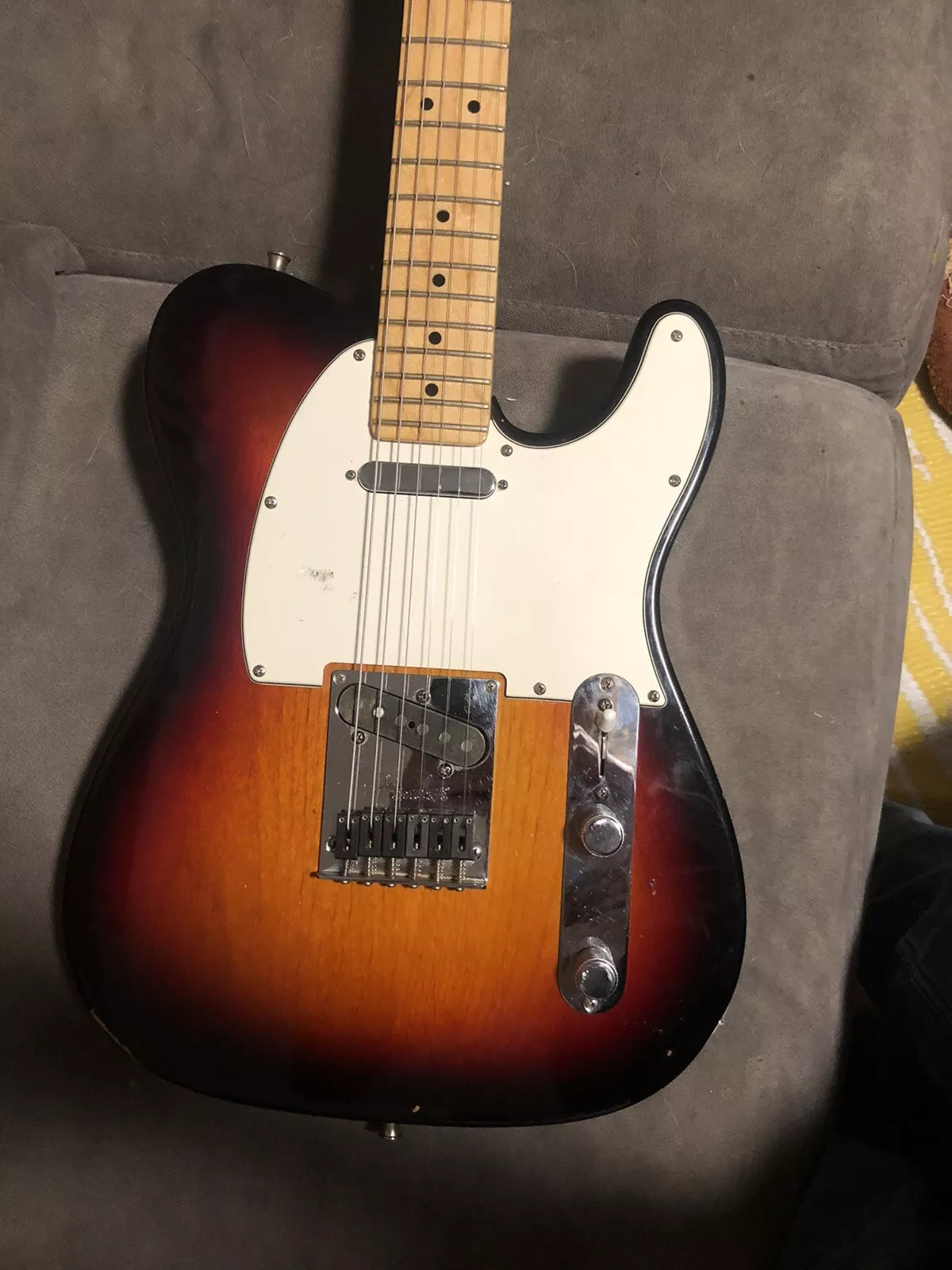 Fender American Standard Telecaster 2012 Maple Fingerboard 2-Color Sunburst