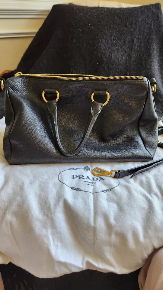 PRADA XL Galleria Dr. Bag in black pebble leather